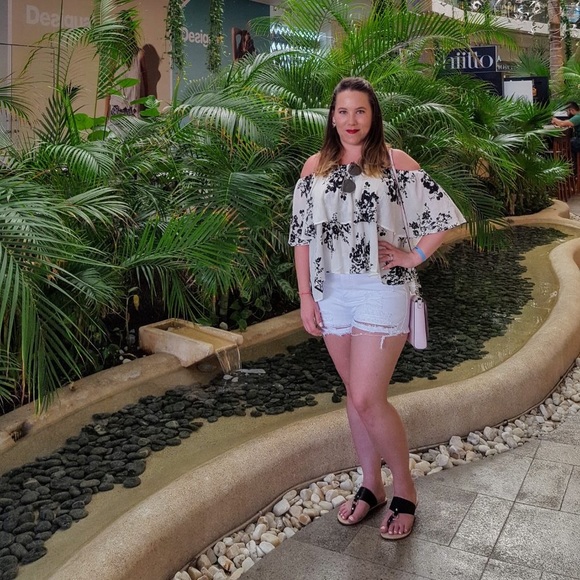 Lulus Off-the-shoulder Flowy Blouse - Picture 2 of 4